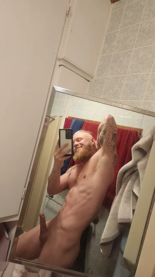 [M] Happy Hump Day, now who's going to help satisfy me 😈