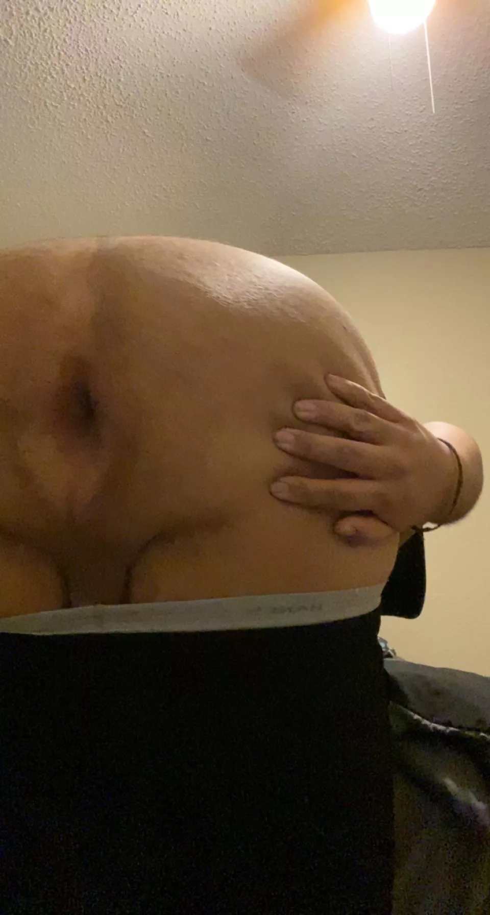 My booty wanted to hello 😘 dms open