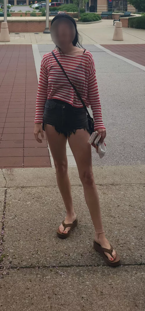 Short shorts = long legs