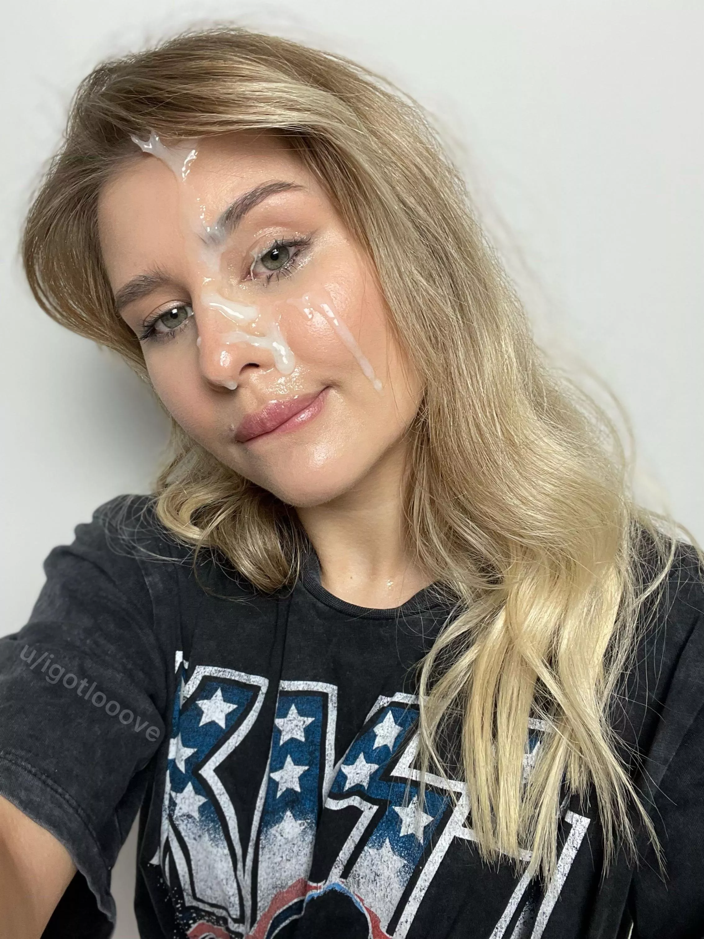 Splashing my face with sweet cum