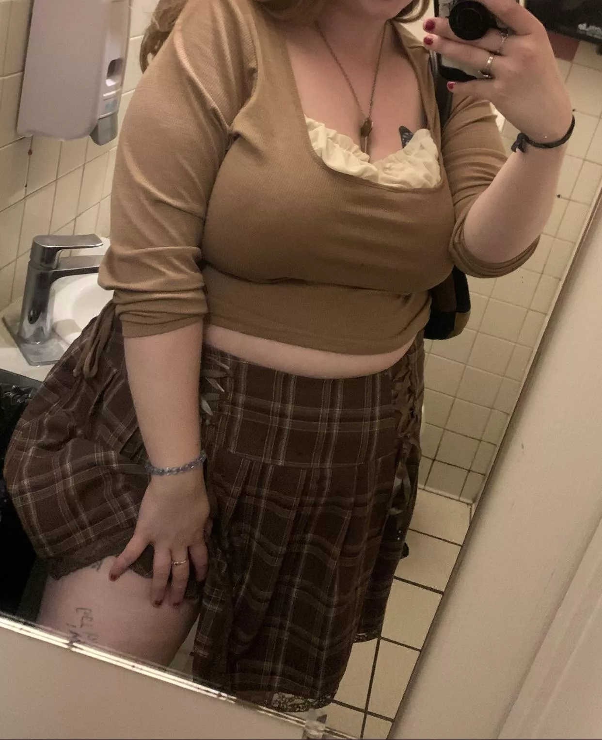 the siren’s song that is your madness 👸🏼😵‍💫