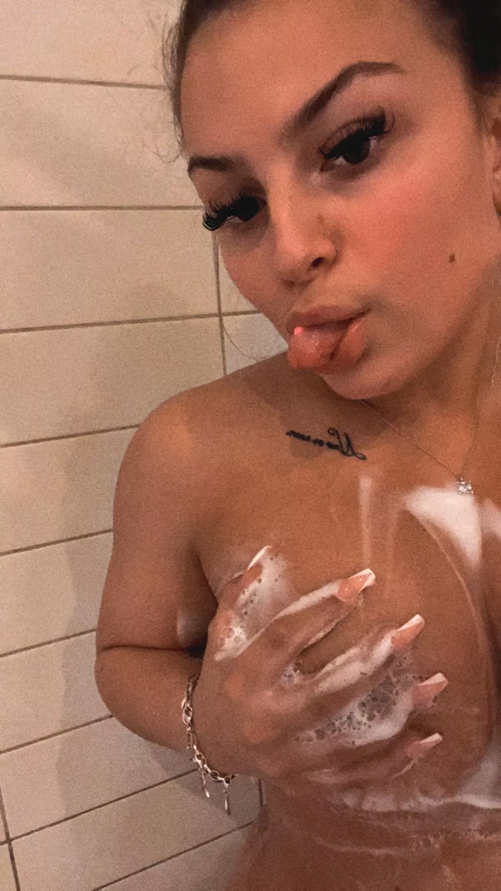 Upvote if you’d fuck me