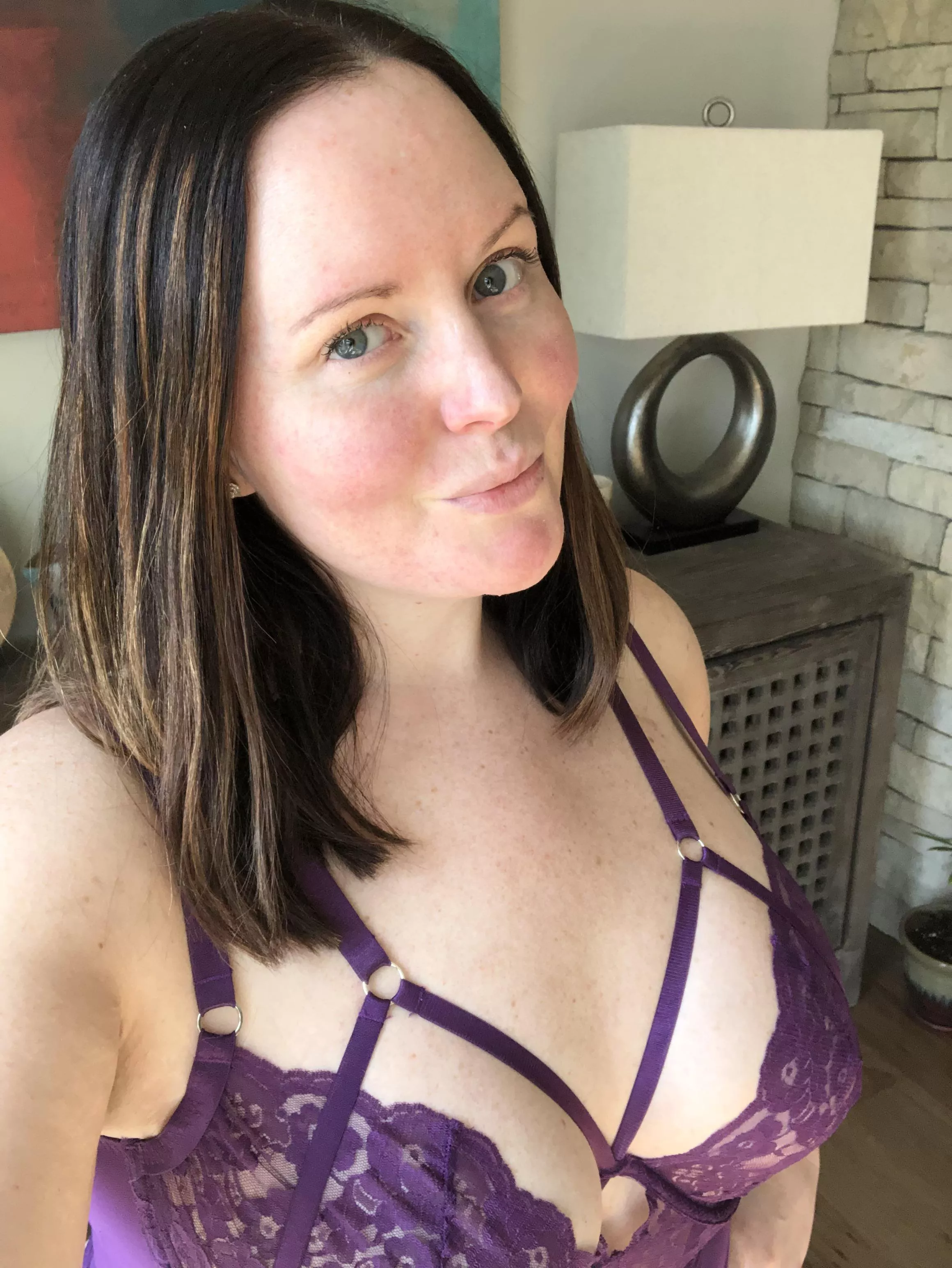 Won’t you play with this Milf?