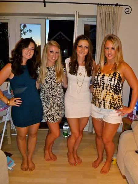 2 v 2: Brunettes or Blondes