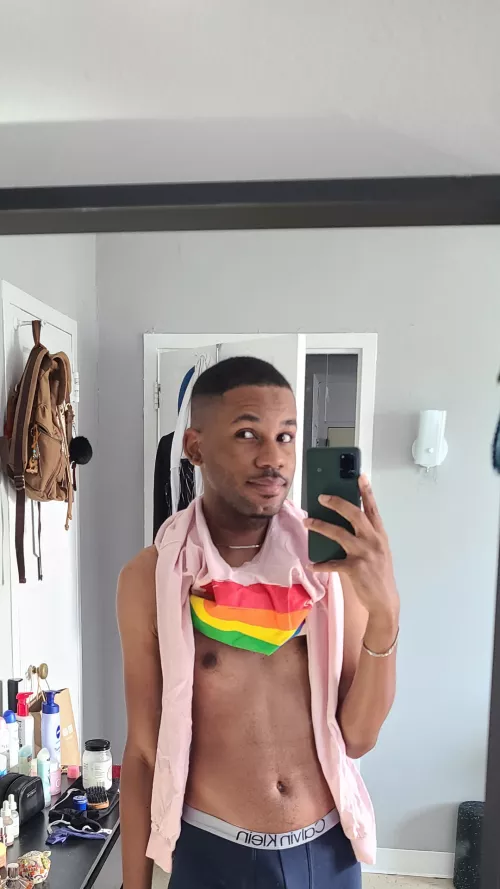 [29] NY. It's finally FRIDAY!. Never forget to flaunt your rainbow 🌈 ✨️ 😋