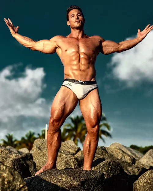 32M Looking for hot wife to collaborate on content