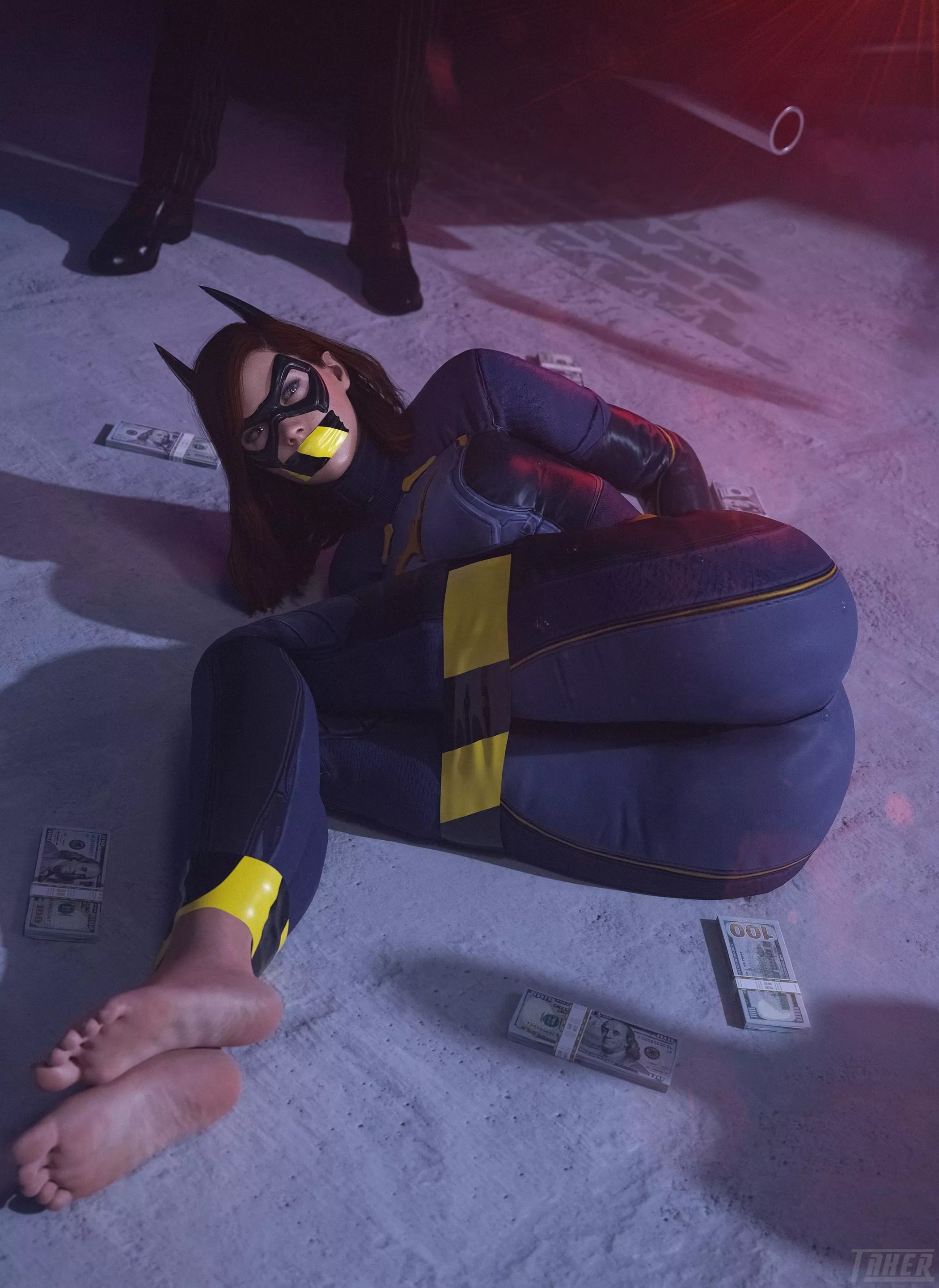 Batgirl captured (Taker) [DC, Gotham Knights]