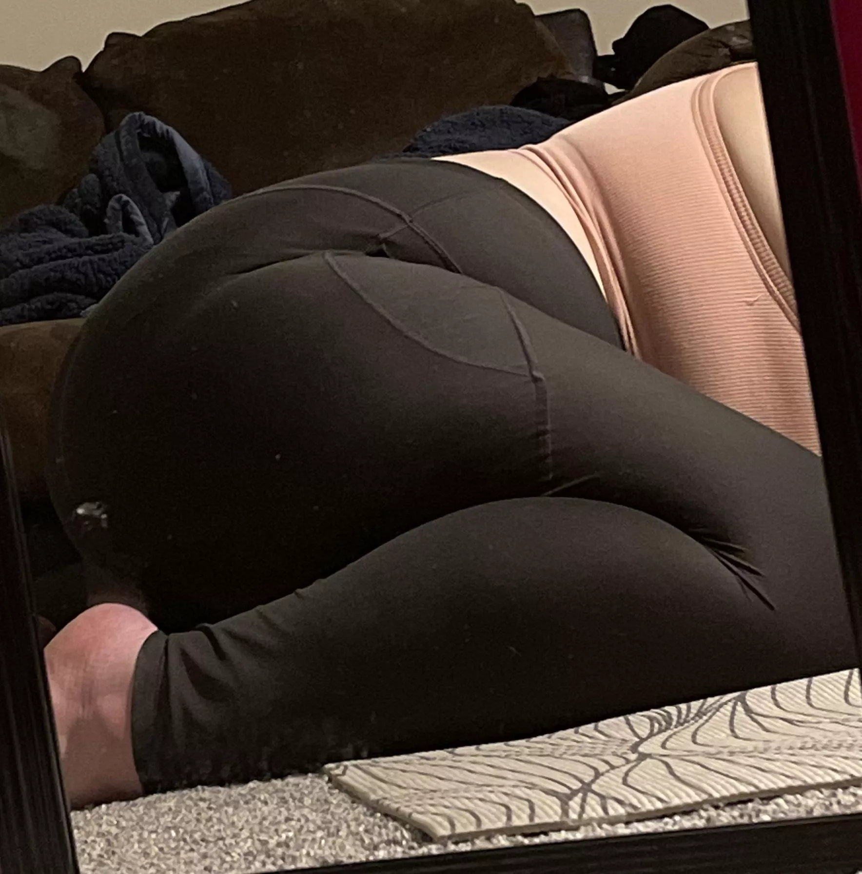 Can I sit on your thicc cock while I stretch my hips?🥺🙏🏼