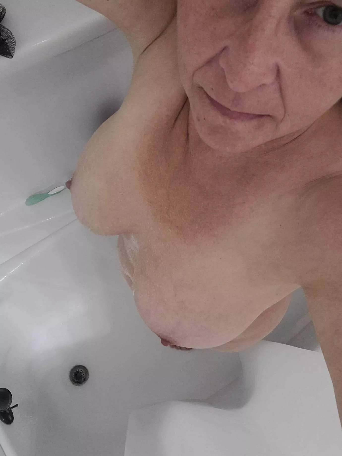 come shower with me please , I need another lady in my life so bad ! 52(f)