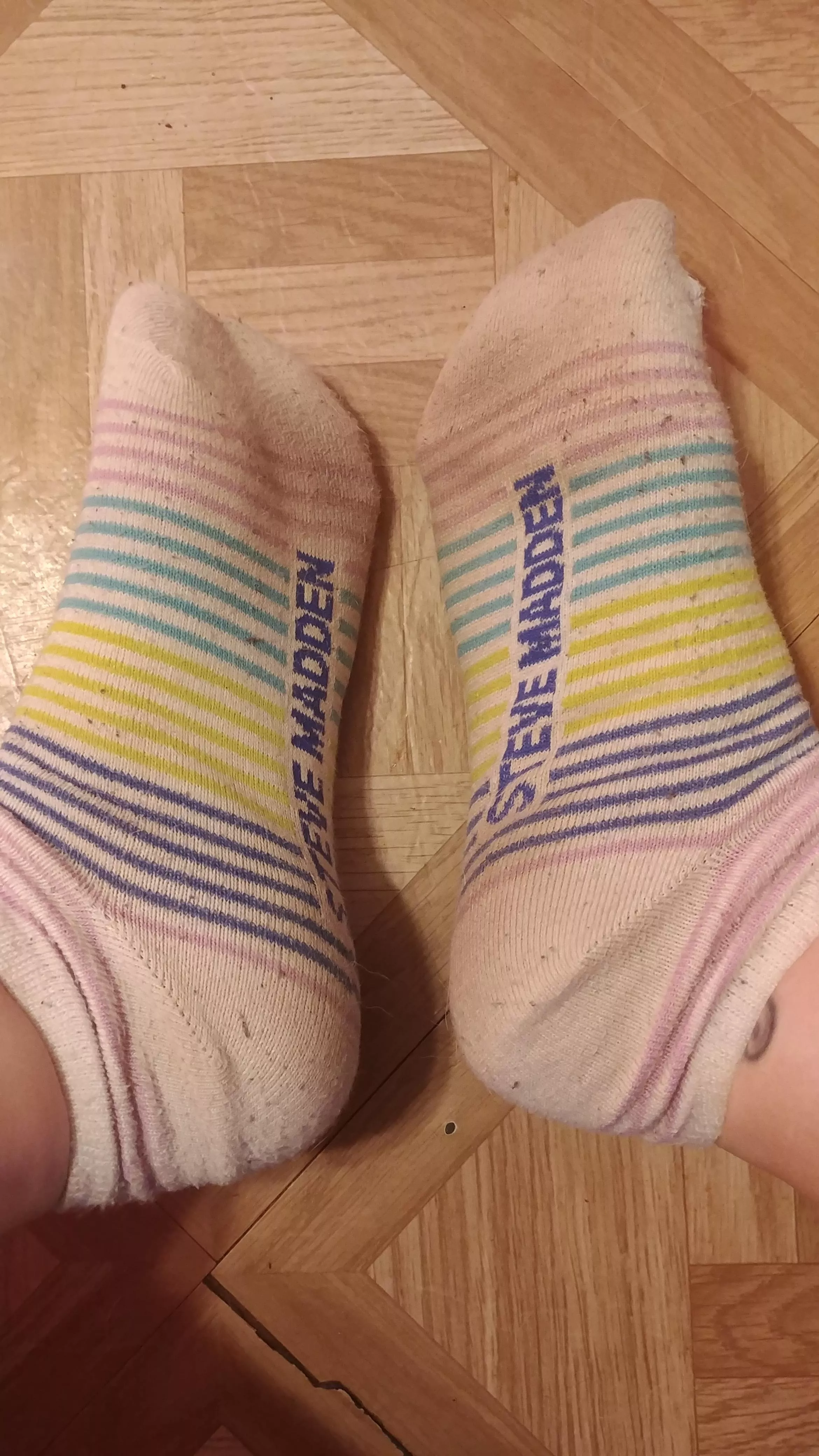 Day 6 in these! Cum get them shipped, or you can add extra days and I'll keep wearing them :)