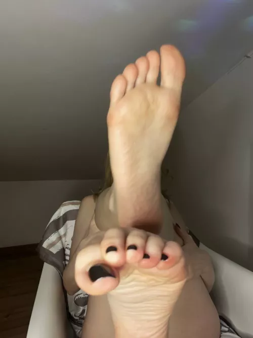 Do you want me to show more than just my legs? :)