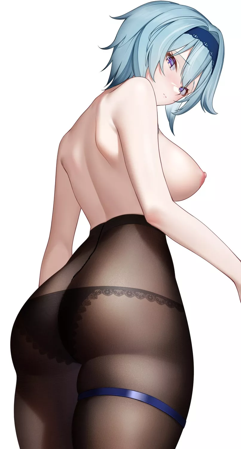 Eula has forgot to put her top on