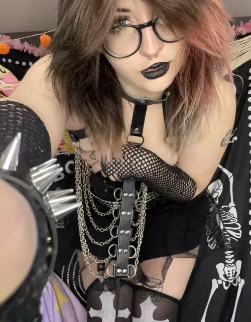 Get on your knees :) [F]