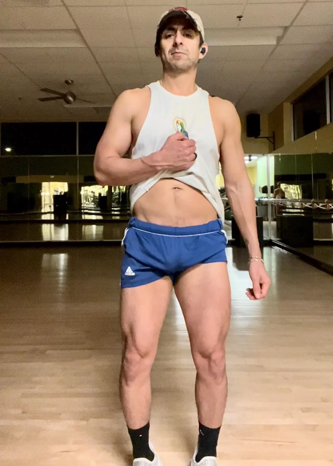 Gettin thicc! I promise I’d be smiling if I wasn’t concentrating so hard on flexing 😂 We made it, y’all!! Happy Friday!! Gettin thicc! I promise I’d be smiling if I wasn’t concentrating so hard on flexing 😂 We made it, y’all!! Happy Friday!!