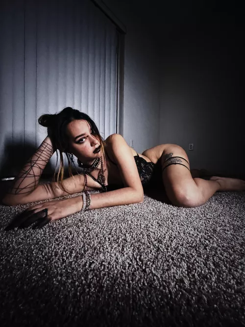 Goth girls like to be controlled