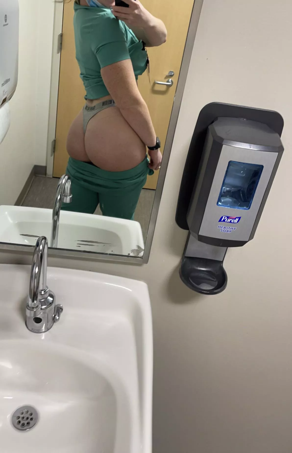 Happy thong Thursday!