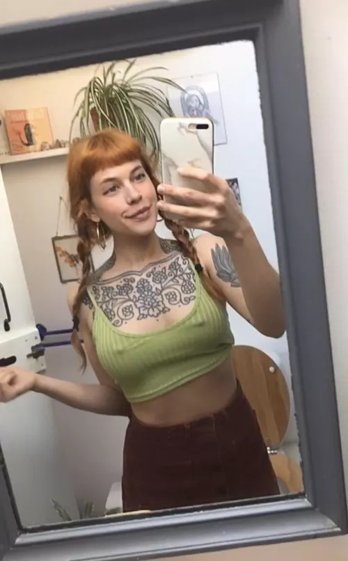 I love a good crop top