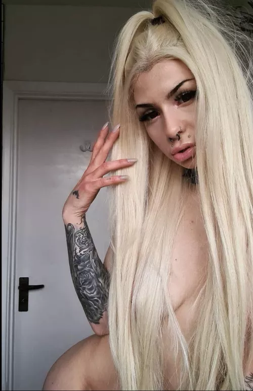 I’ll turn you into an helpless bitch in seconds😈🍆