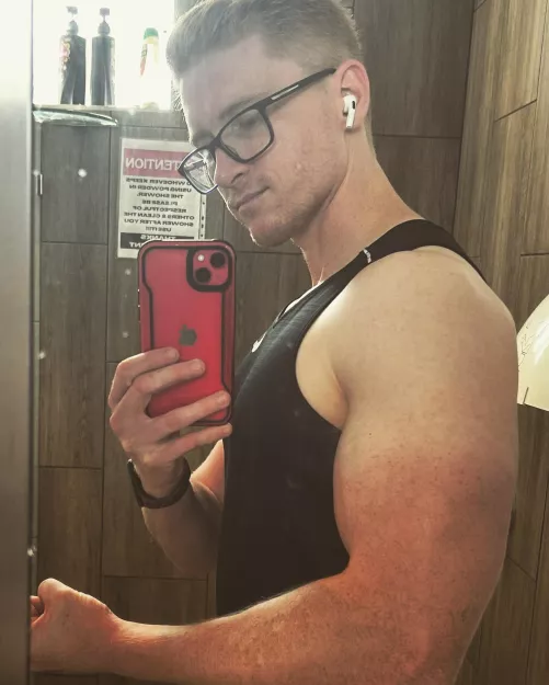 Keen to finish work today and play the RE4 Remake