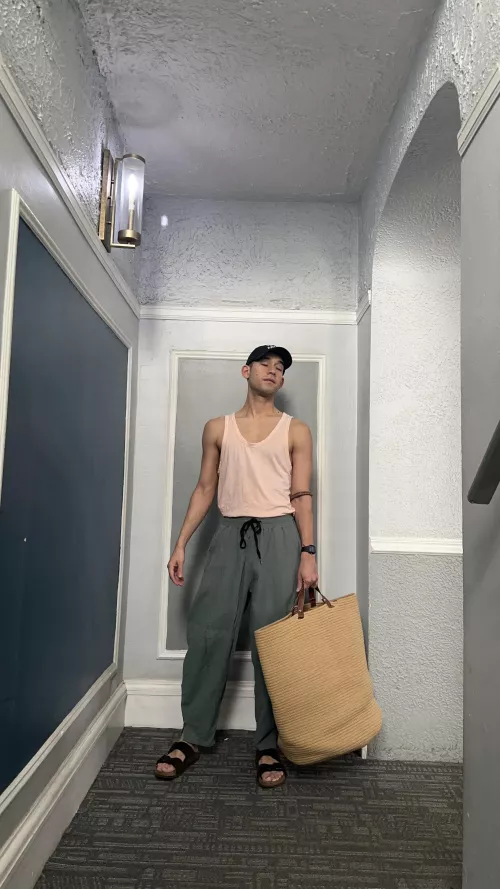 Laundry day. 🧺 I need an assistant. 34. Chicago. 👽