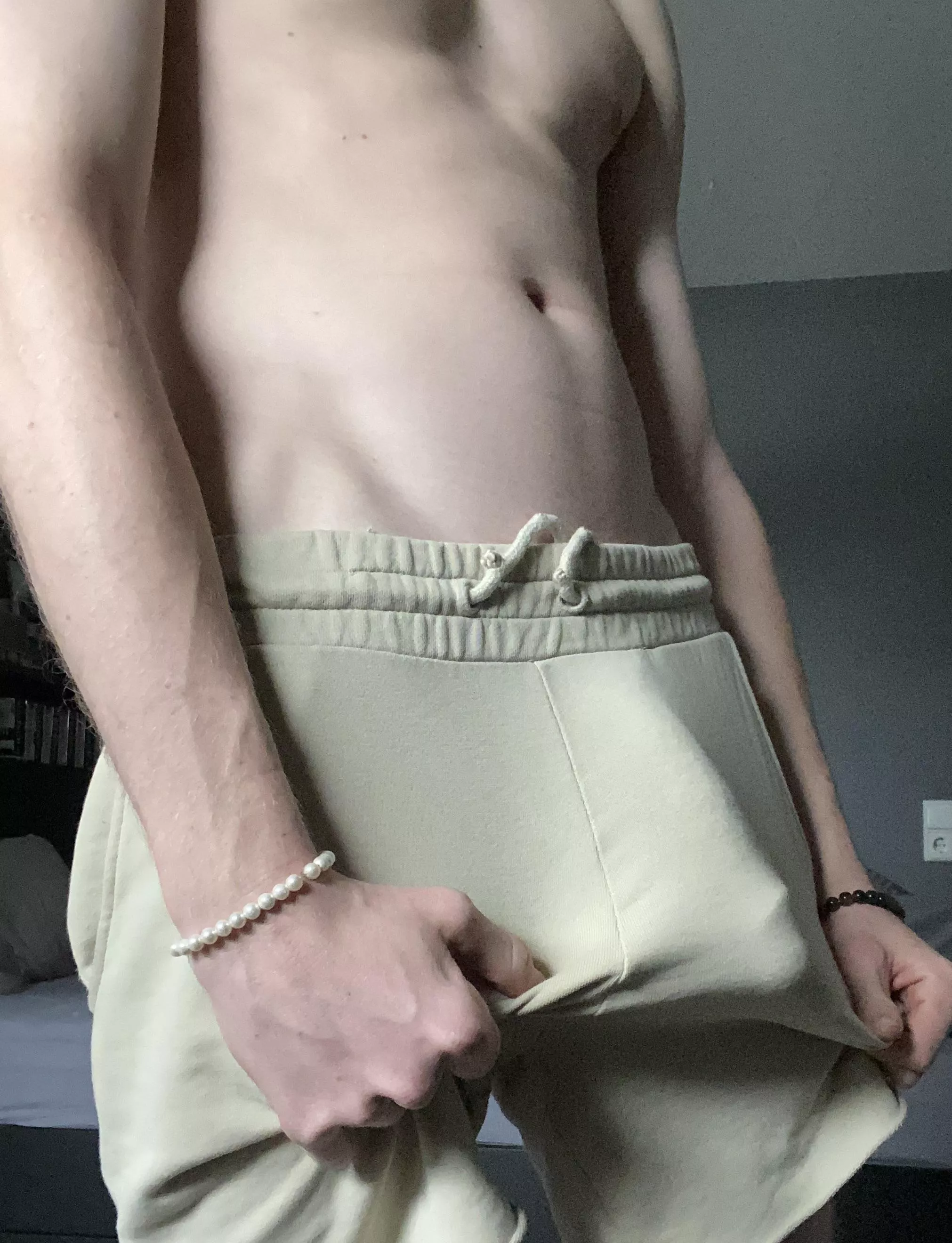 Oi what u staring at ?