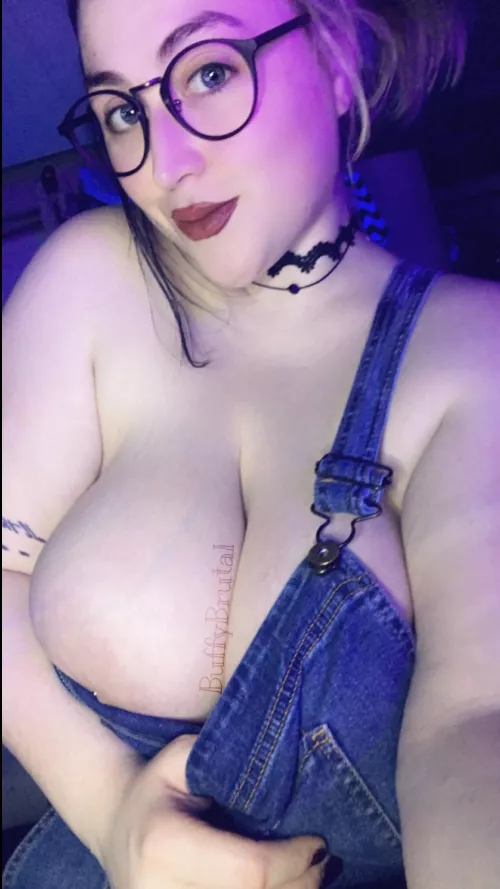 “Over all”…I think its a pretty hot pic…🤪🤣