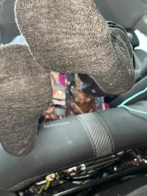 POV you’re under my feet smelling my socks😜 [selling]