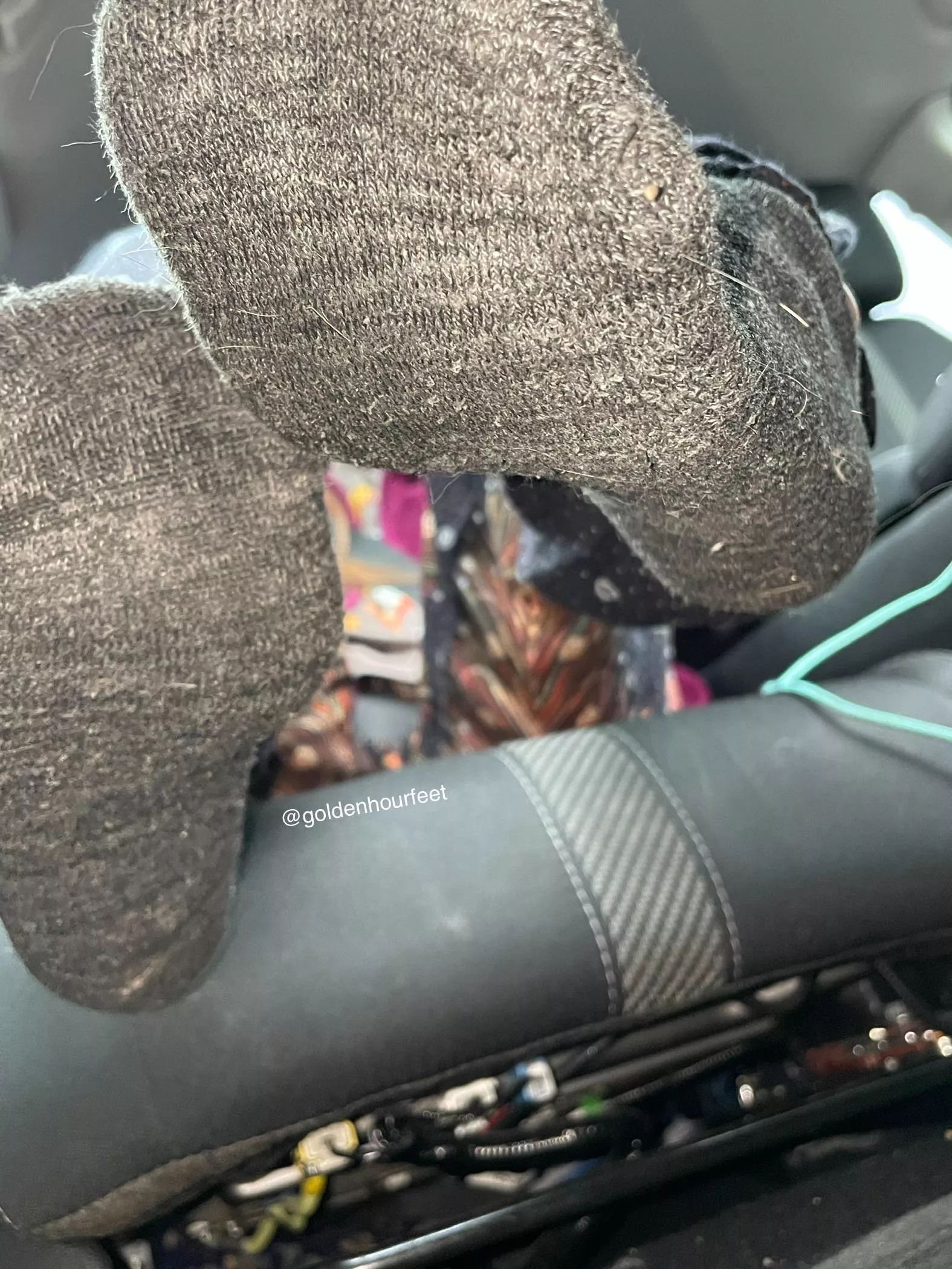 POV you’re under my feet smelling my socks😜 [selling]