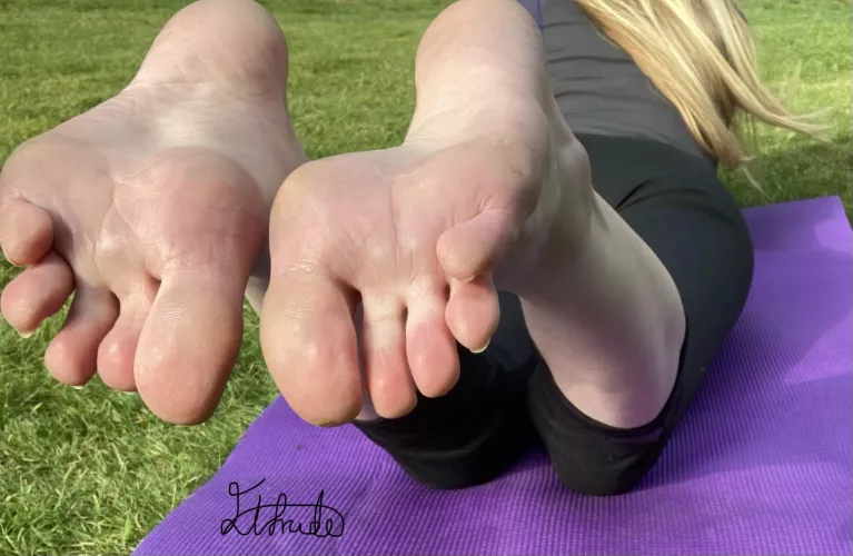 Showing off my high arches outdoors, would you stop to look?