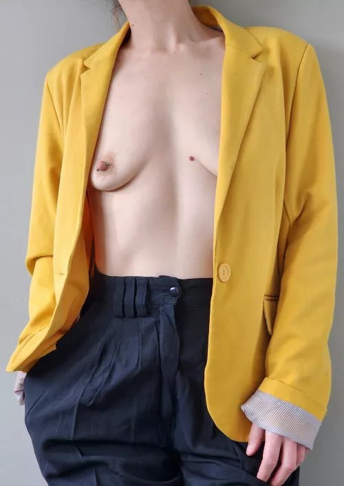 Something about a blazer..💛