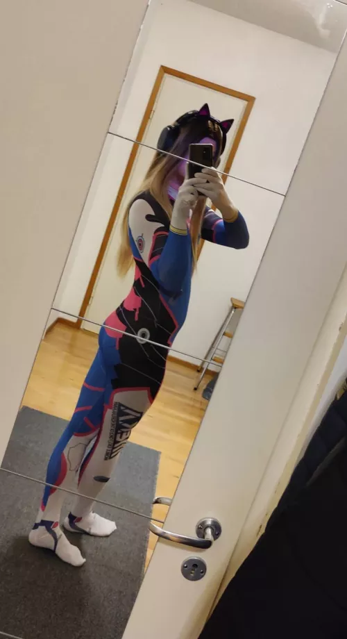 What do you think of my Dva cosplay?
