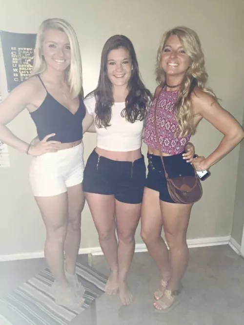 2 blondes and Brunette