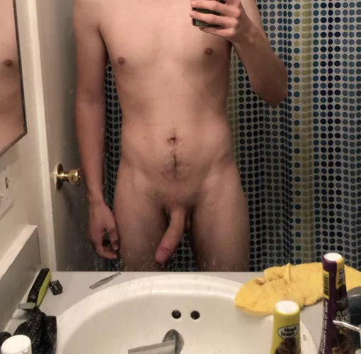 A lil lonely tonight 🤷🏻‍♂️