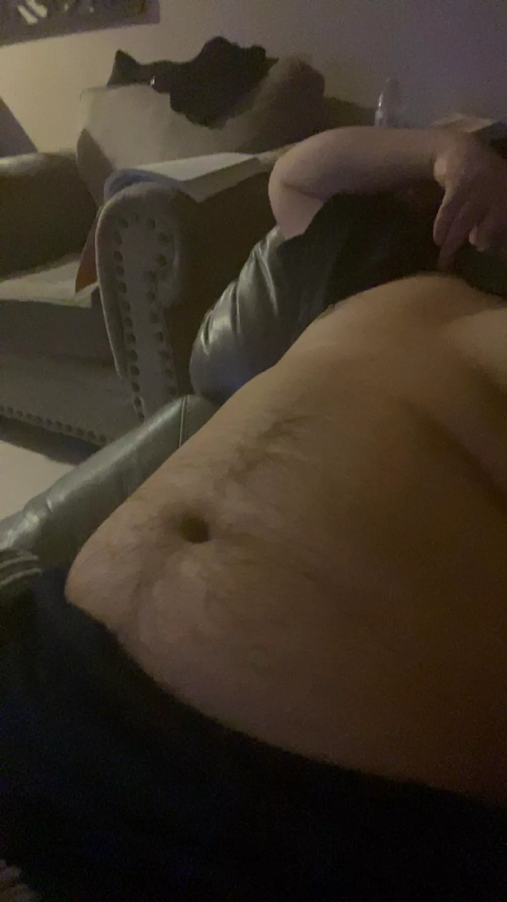 anyone likes a bear? I’m so fucking horny who wants to help?