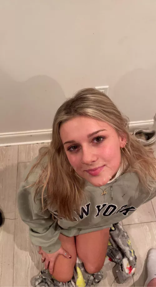 Cum on my face like a good slut 18F