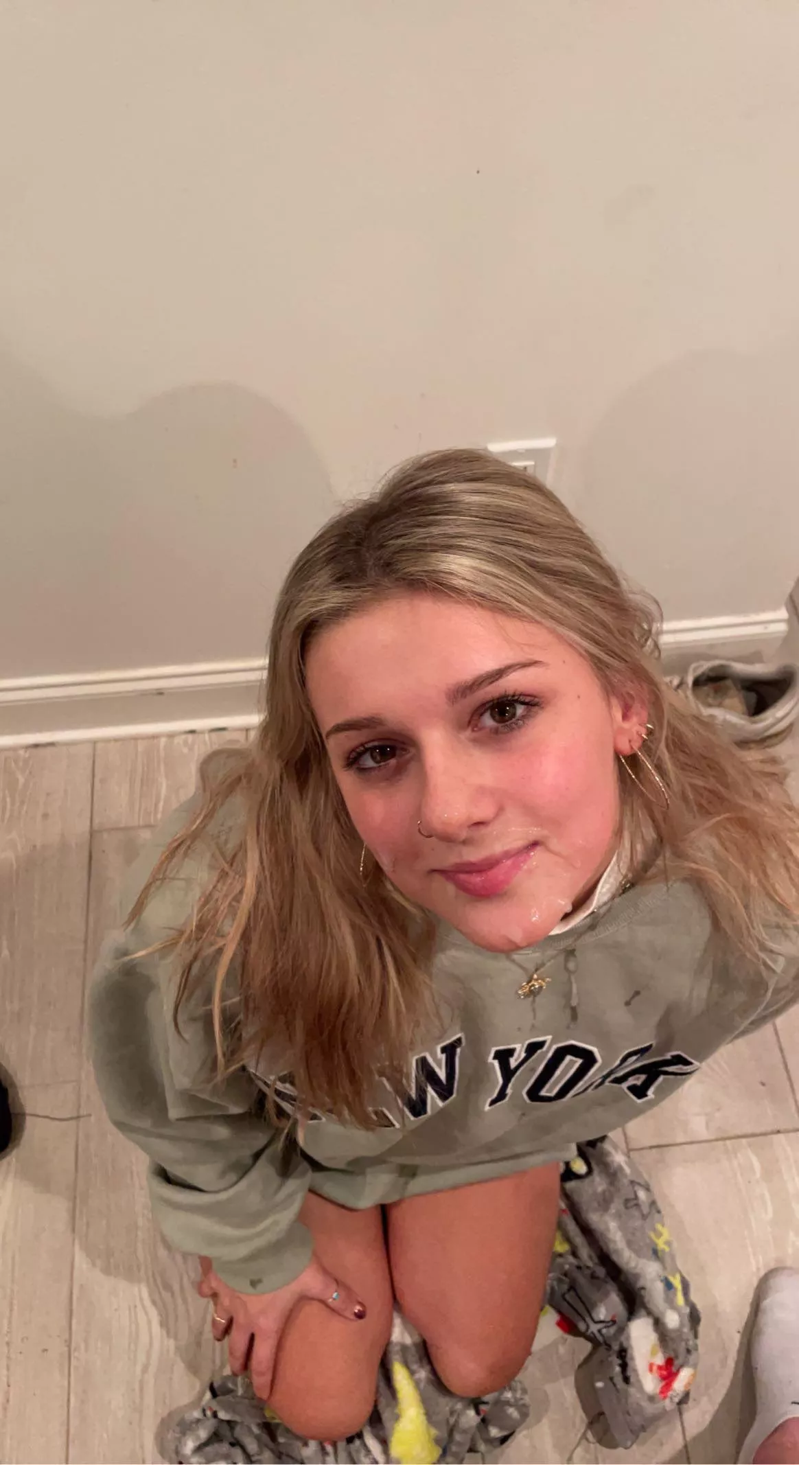 Cum on my face like a good slut 18F