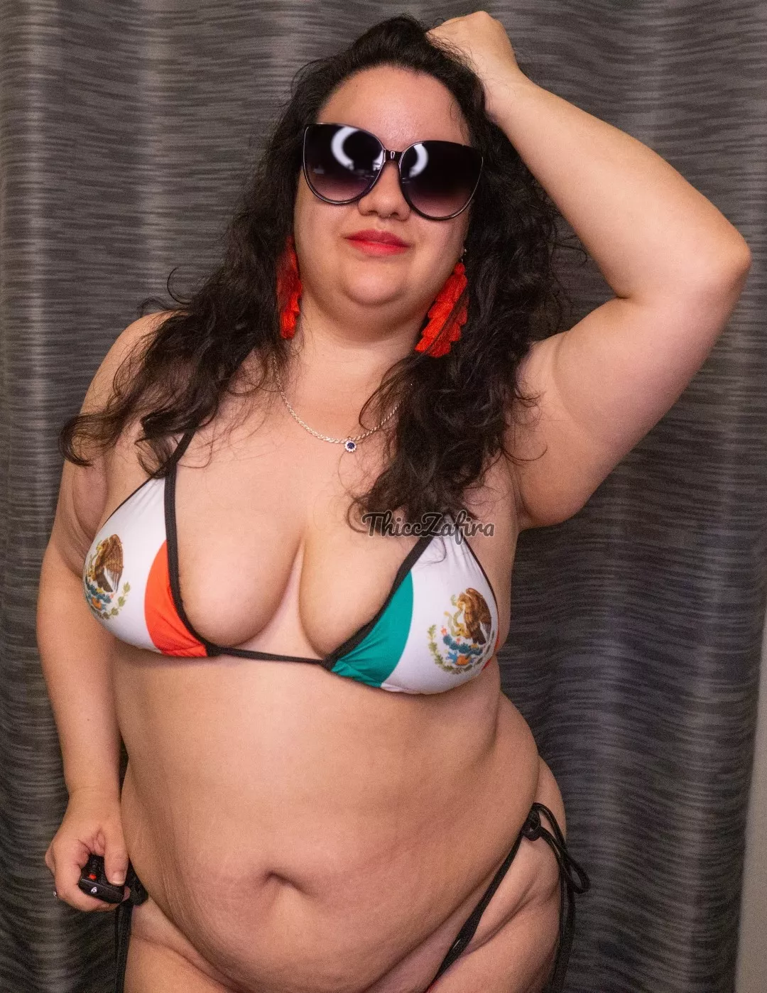 Do you wanna take pictures of me?