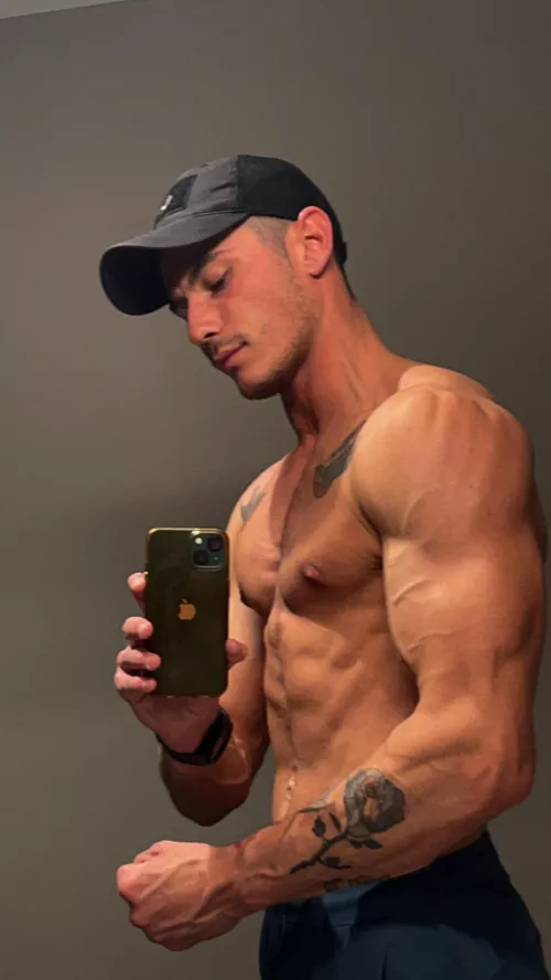 Friday pump for you 🌹