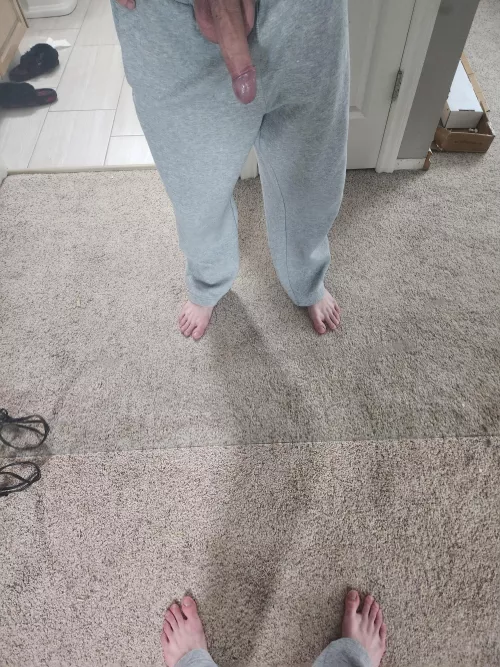 Good sluts get on their knees