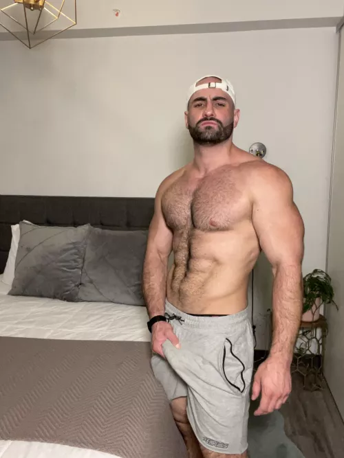 Hope nobody spots this bulge in the gym..!