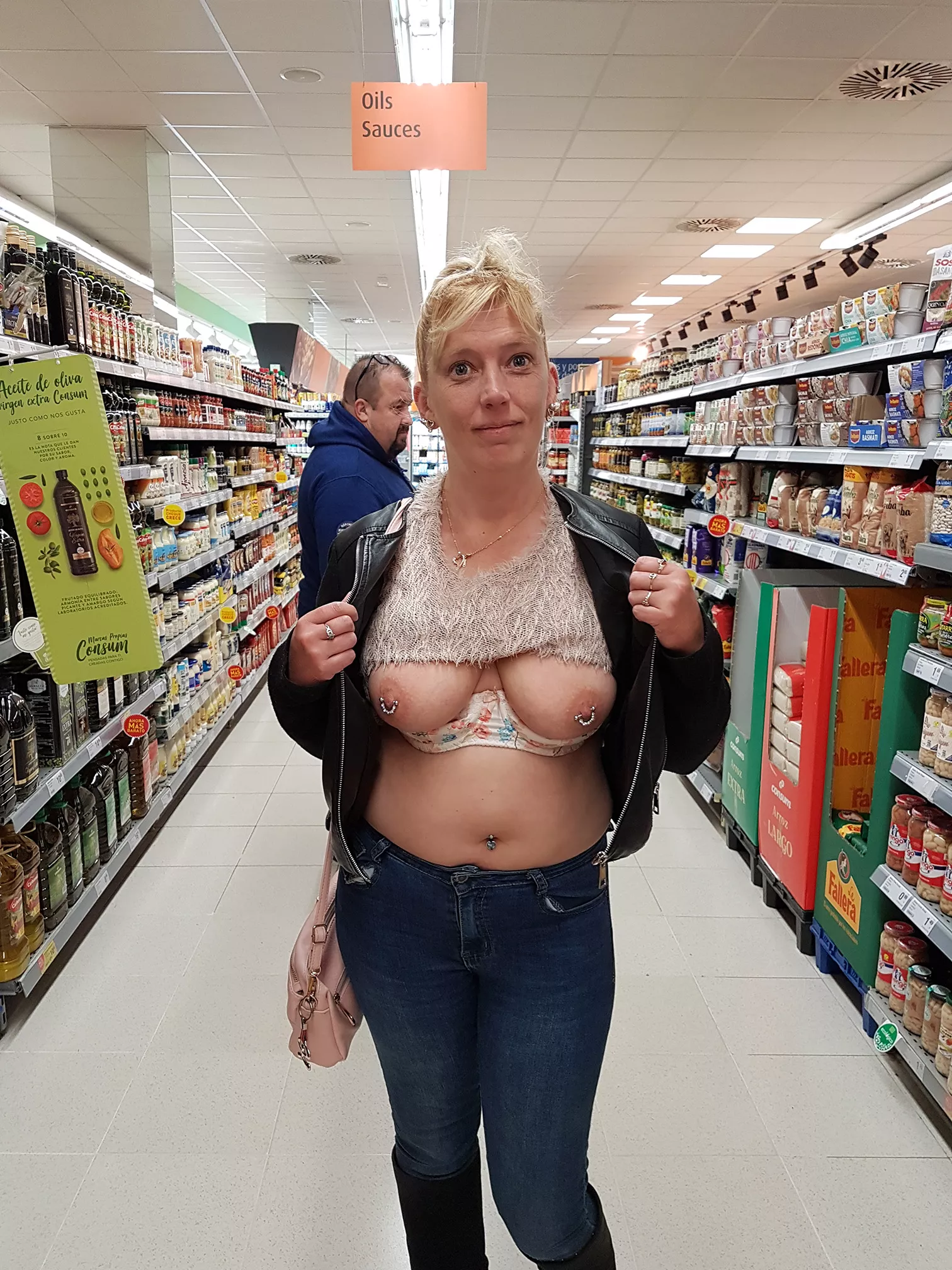I love flashing in supermarkets!