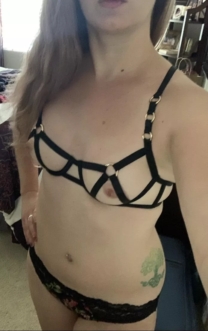 I’m embracing lingerie as I’ve gotten older. (F42, 137lbs, 5’5”)