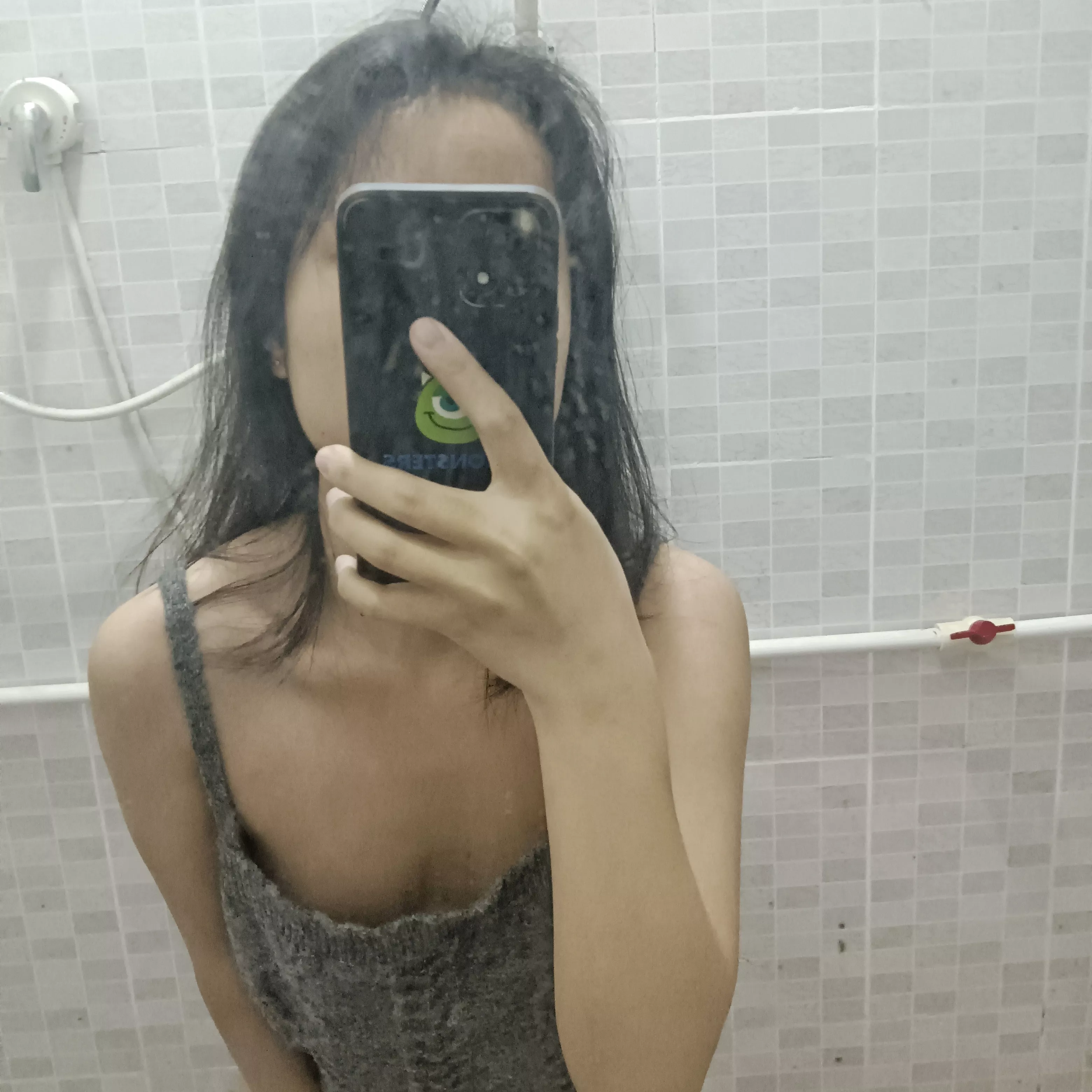 Its so easy for the straps to fall down on this dress