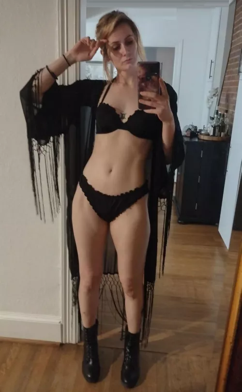 IUTR - goth bikini 🖤