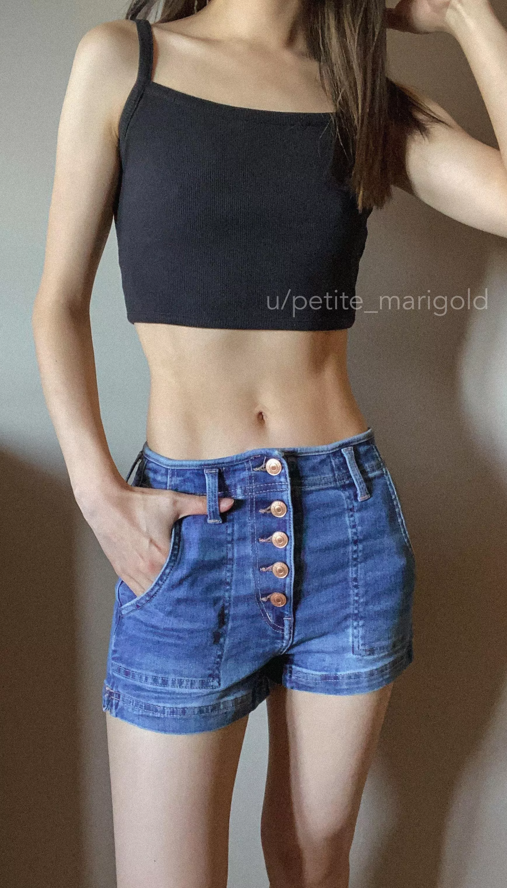 Just a fun-sized Asian girlie 😇 do you like my shorts?