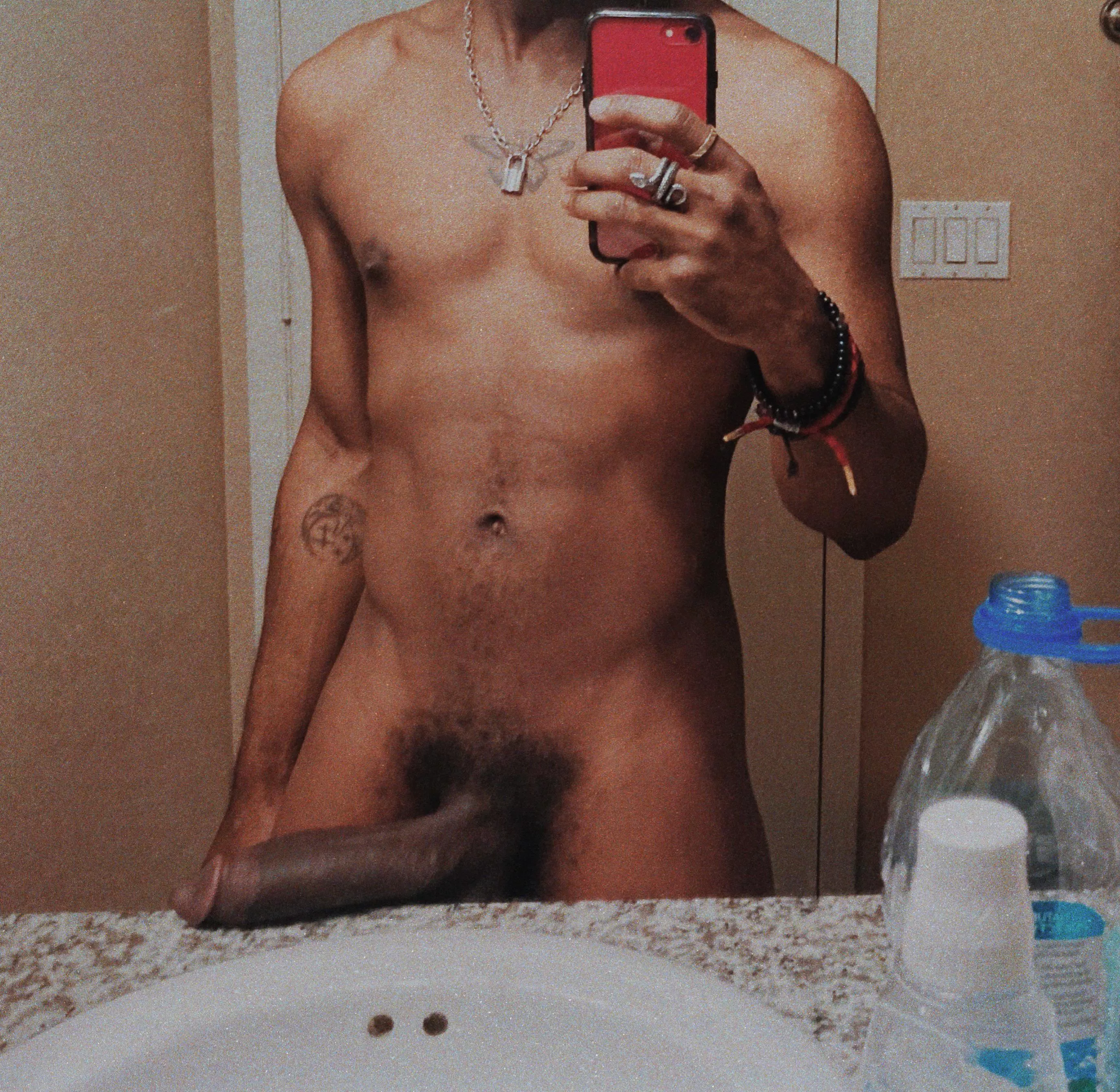 just a horny college boy who needs attention (and a tight pussy) 😏