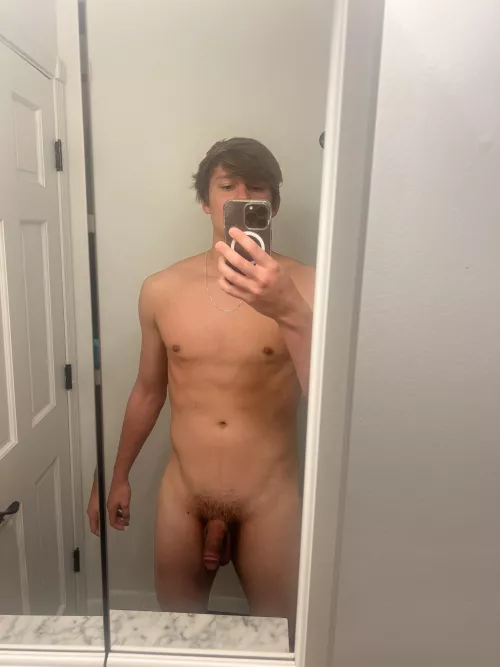 Lick my body and make this thing hard🥵🤤