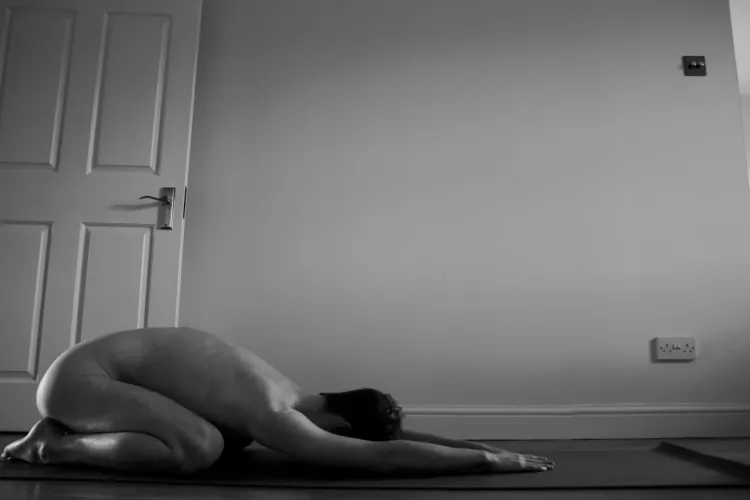 Stretching into my child’s pose ✌🏻