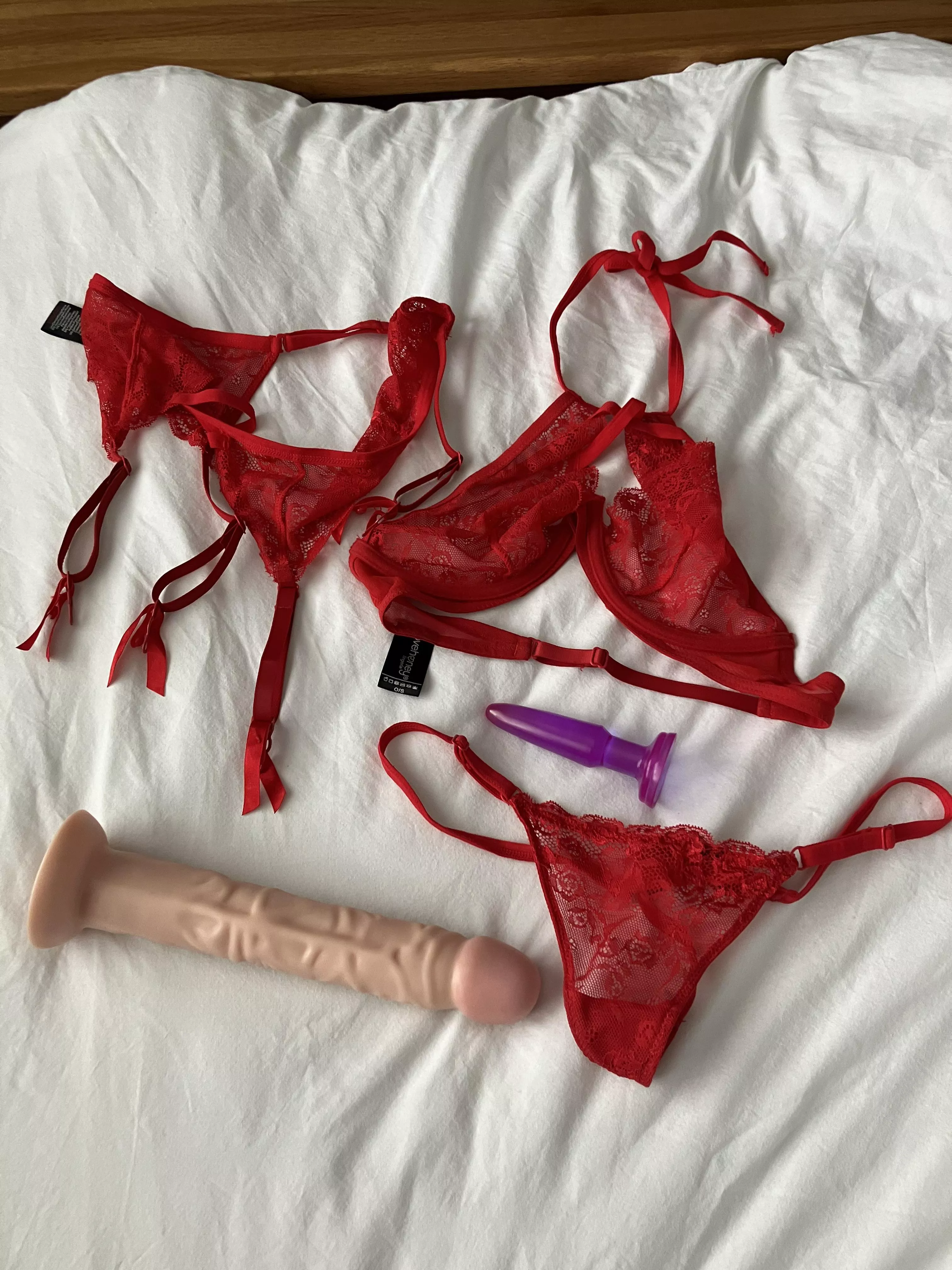 Tonight’s secret weapons 💁‍♀️. Who’s joining us.