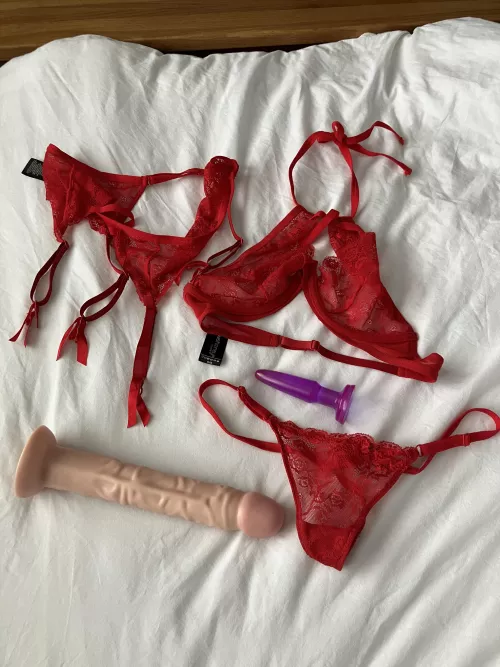 Tonight’s secret weapons 💁‍♀️. Who’s joining us.